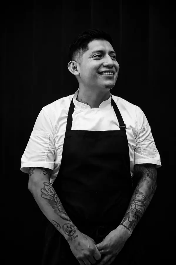Retrato de chef en blanco y negro